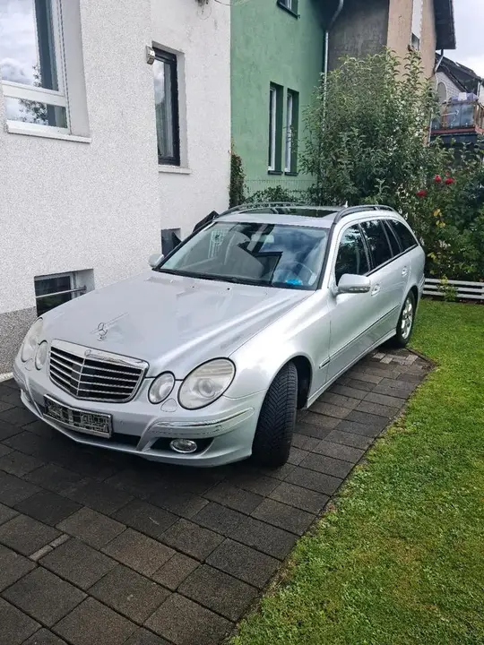 Mercedes-Benz W 211