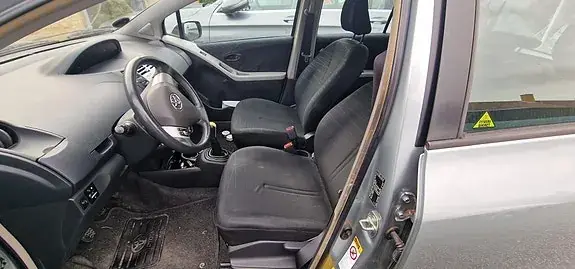 Toyota Yaris 2006 photo 3