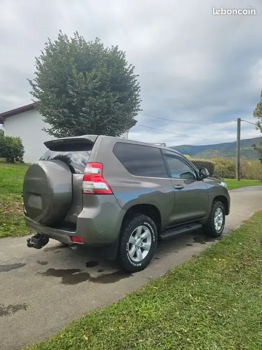 Toyota Land Cruiser 2016 photo 2