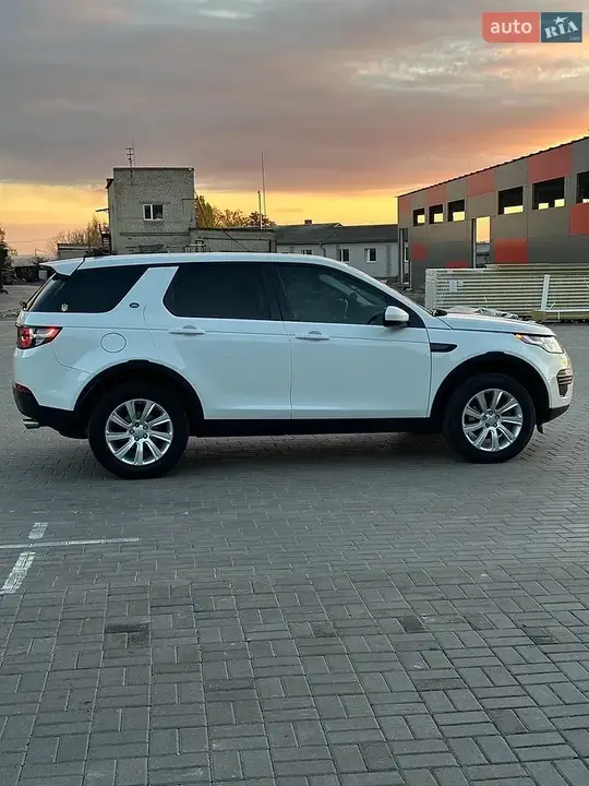 Land Rover Discovery Sport 2015 photo 4