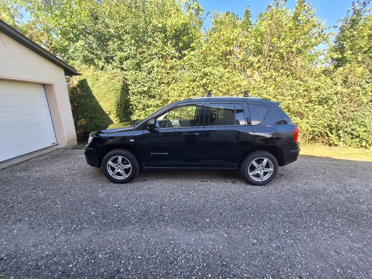 Jeep Compass 2011 photo 3