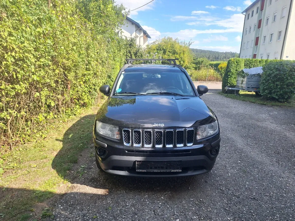 Jeep Compass 2011 photo 2