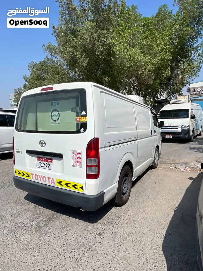 Toyota Hiace 2014 photo 3