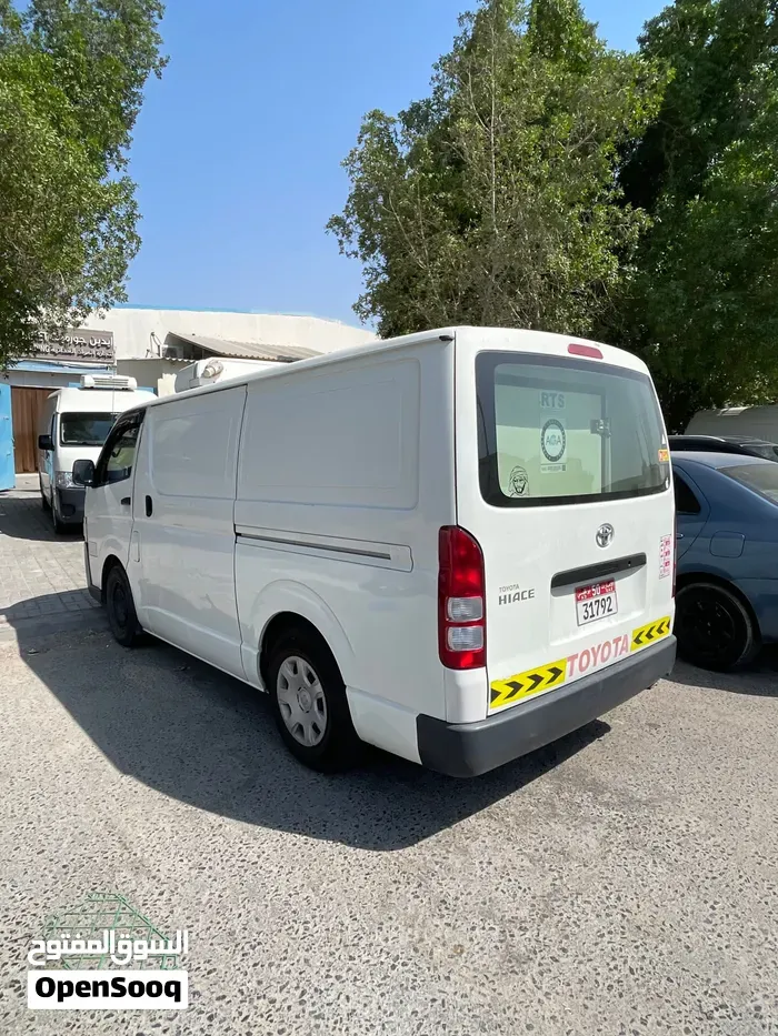 Toyota Hiace 2014 photo 4
