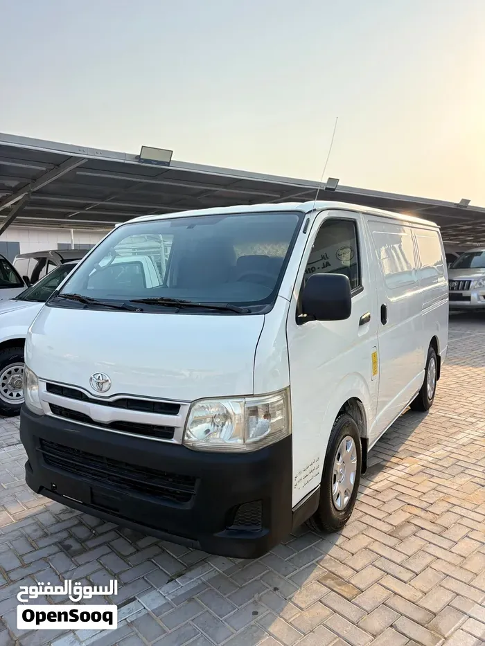 Toyota Hiace 2014 photo 5