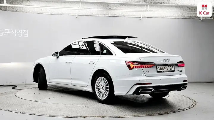 Audi A6 2021 photo 2
