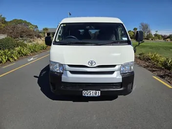 Toyota Hiace 2018 photo 3