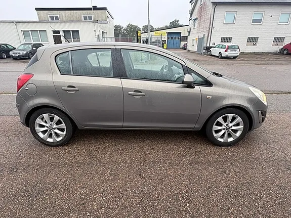 Opel Corsa 2012 photo 3