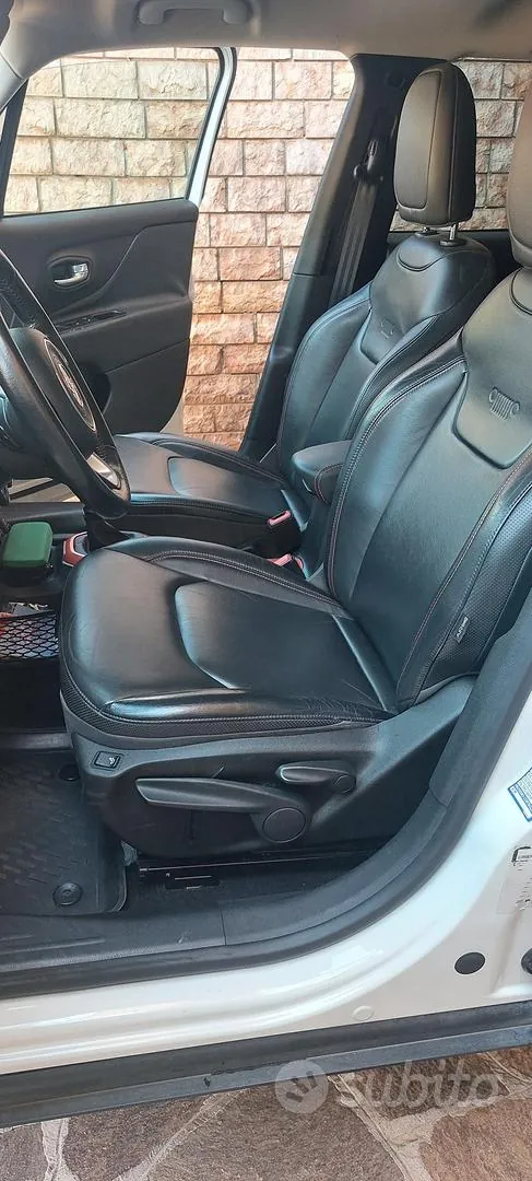 Jeep Renegade 2015 photo 4