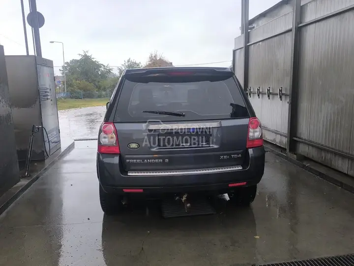 Land Rover Freelander 2010 photo 2