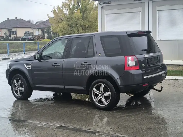Land Rover Freelander 2010 photo 3