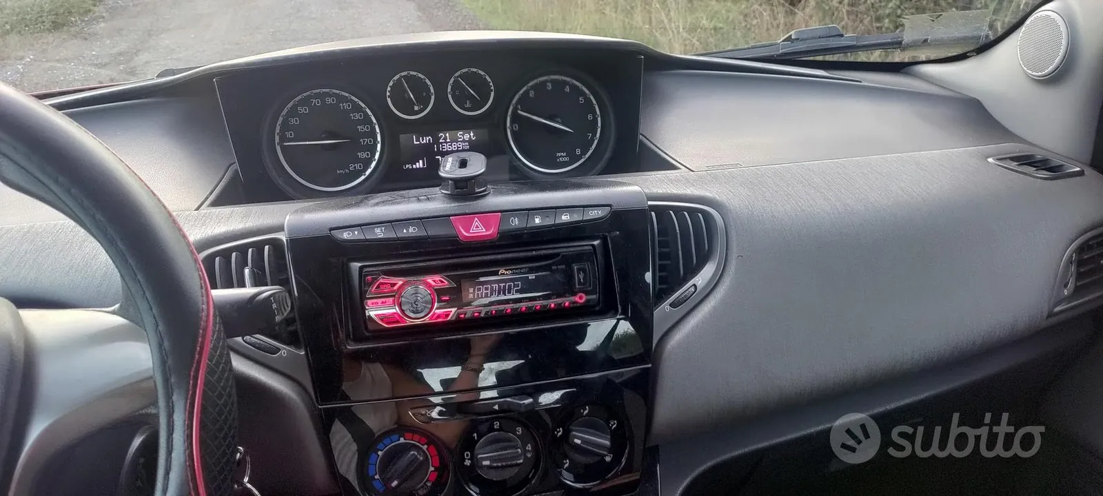 Lancia Ypsilon 2013 photo 4