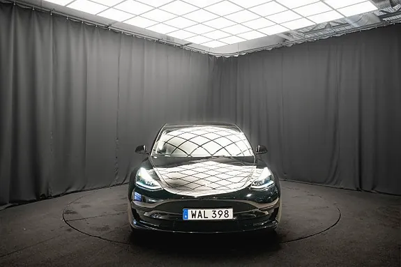 Tesla Model 3 2023 photo 4