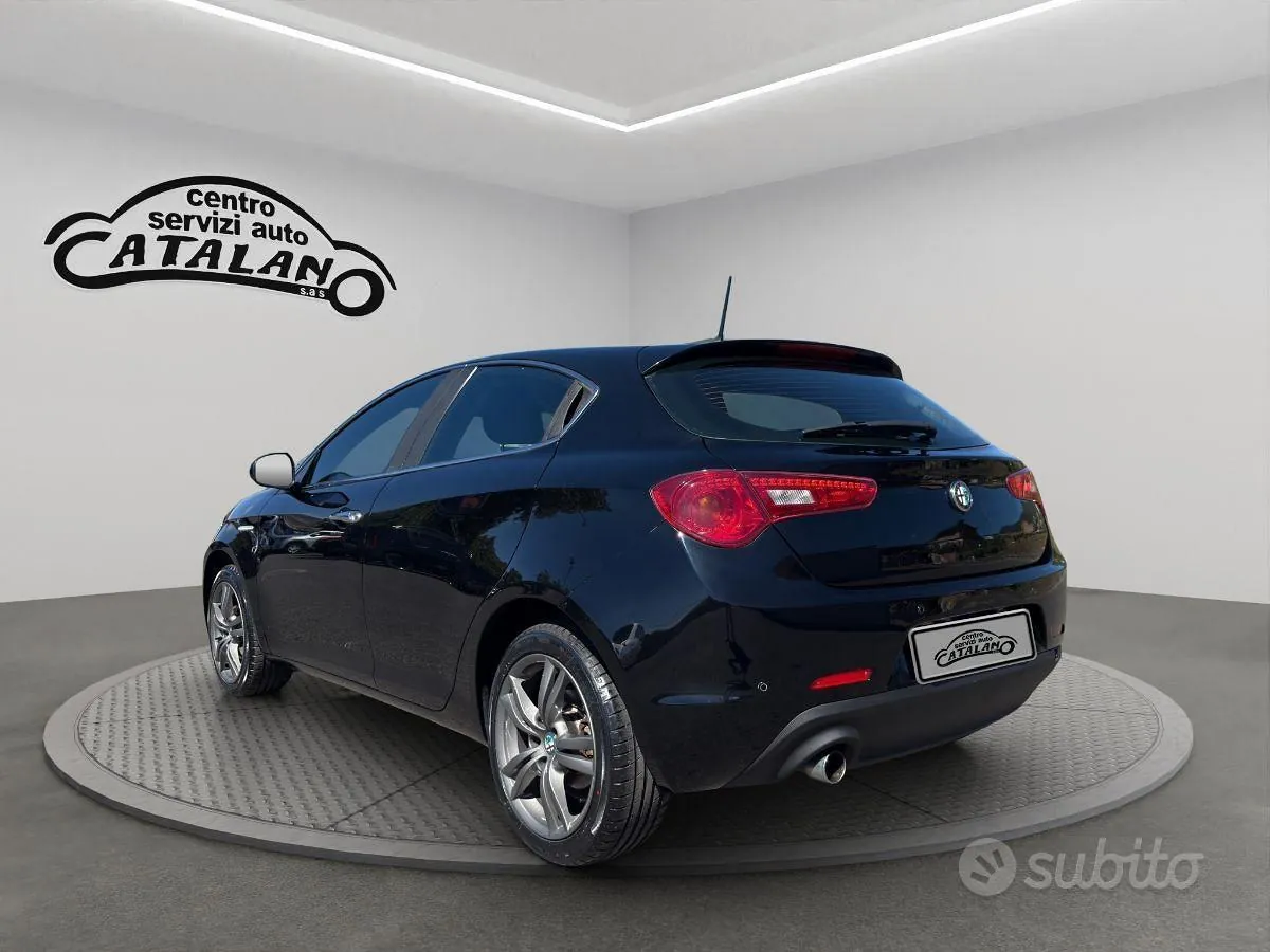 Alfa Romeo Giulietta 2016 photo 3