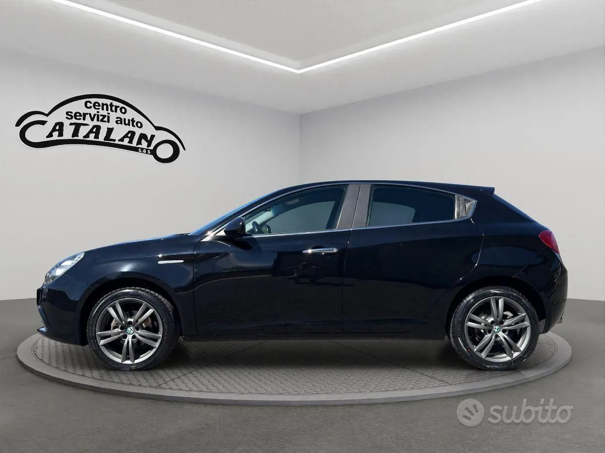 Alfa Romeo Giulietta 2016 photo 2