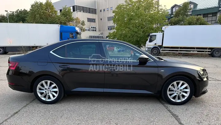 Skoda Superb 2018 photo 5