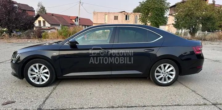 Skoda Superb 2018 photo 2