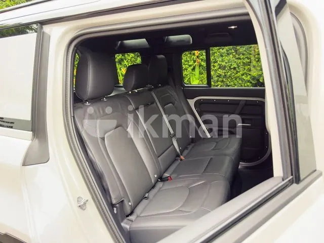 Land Rover Defender 2026 photo 3