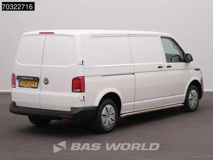 Volkswagen Transporter 2023 photo 2