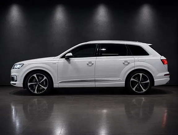 Audi Q7 2018 photo 2
