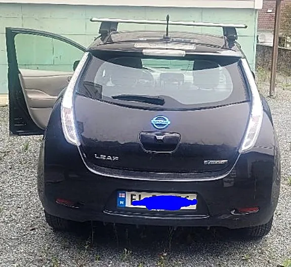 Nissan Leaf 2012 photo 2