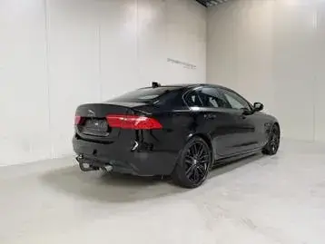 Jaguar Xe 2018 photo 3