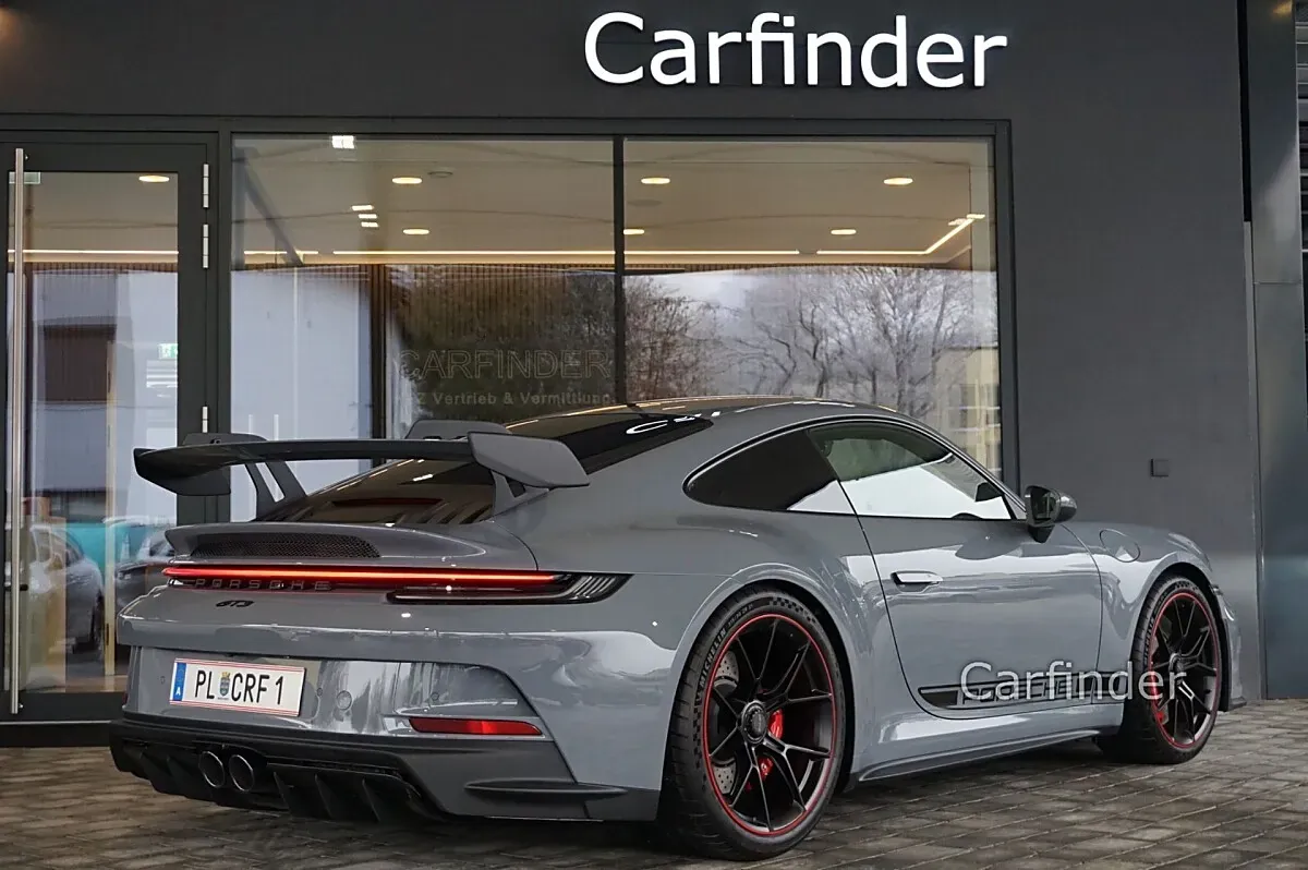 Porsche 911 2025 photo 2