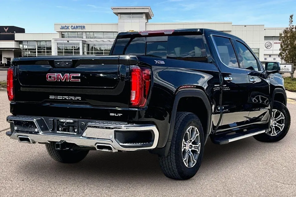 GMC Sierra 1500 2025 photo 2