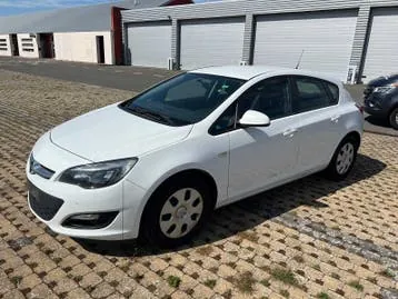 Opel Astra 2015 photo 2