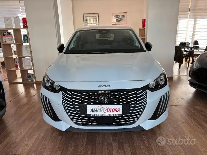 Peugeot 208 photo 4
