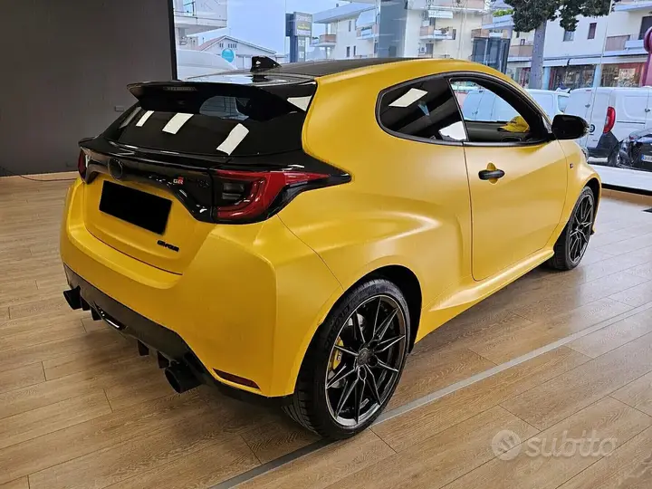 Toyota Yaris 2022 photo 2