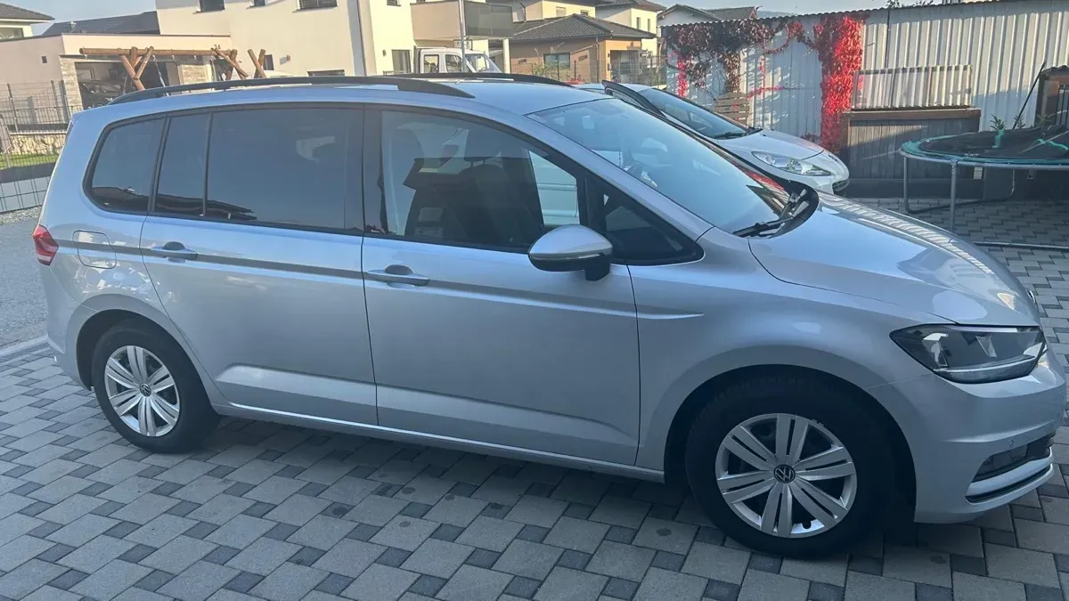Volkswagen Touran 2021 photo 3