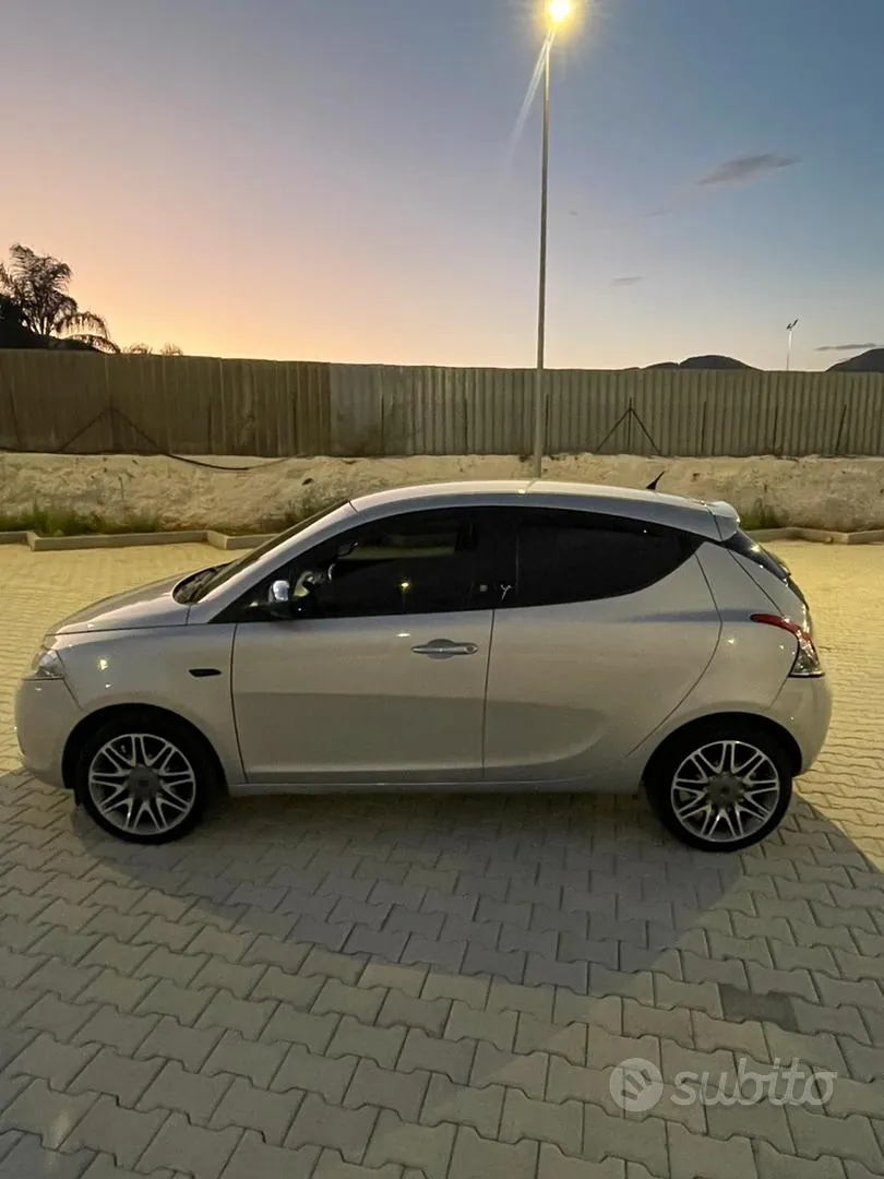 Lancia Ypsilon 2011 photo 5