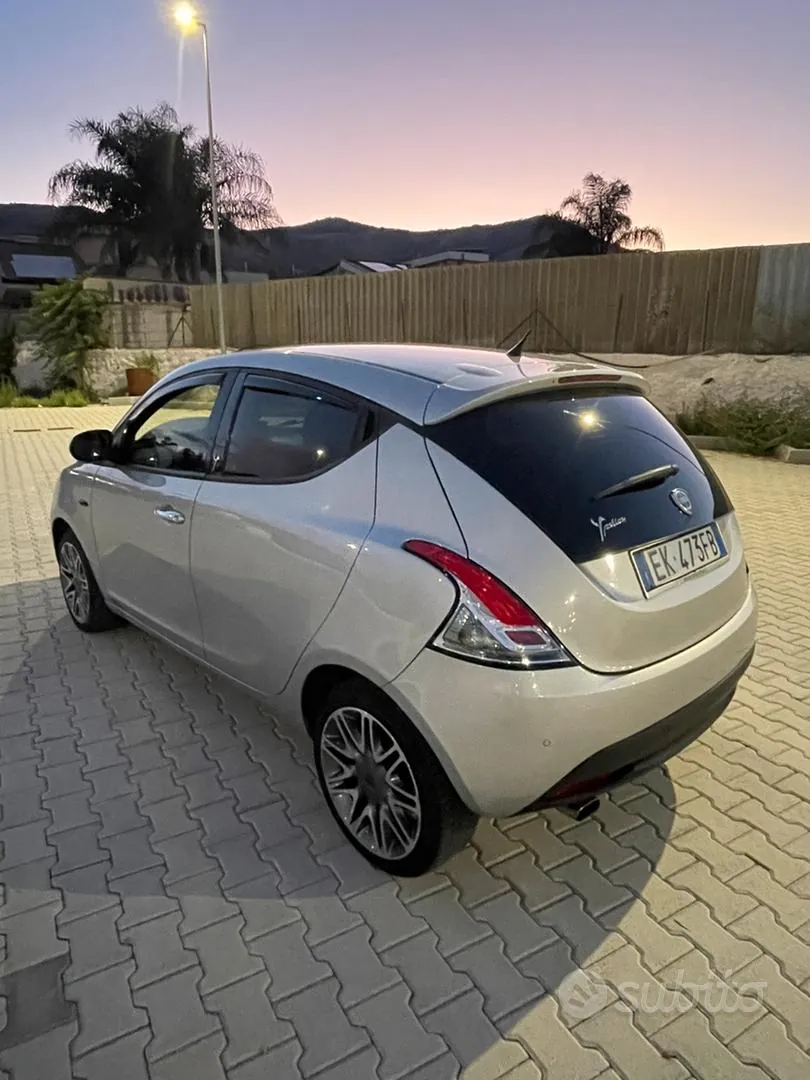 Lancia Ypsilon 2011 photo 4