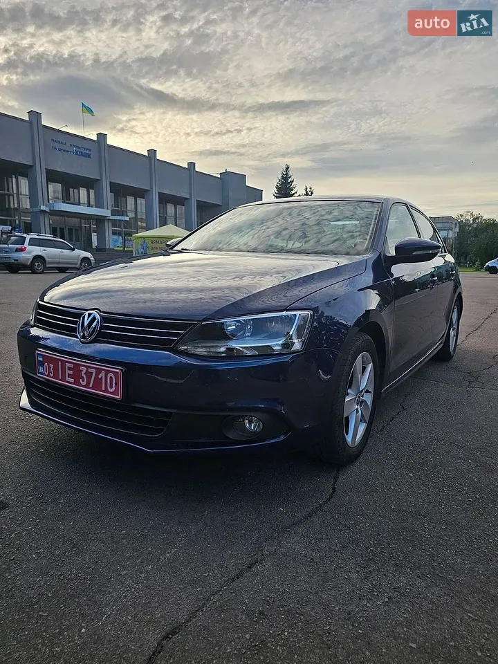 Volkswagen Jetta 2011 photo 2