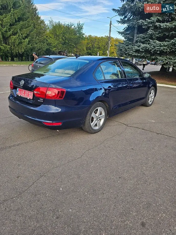 Volkswagen Jetta 2011 photo 4