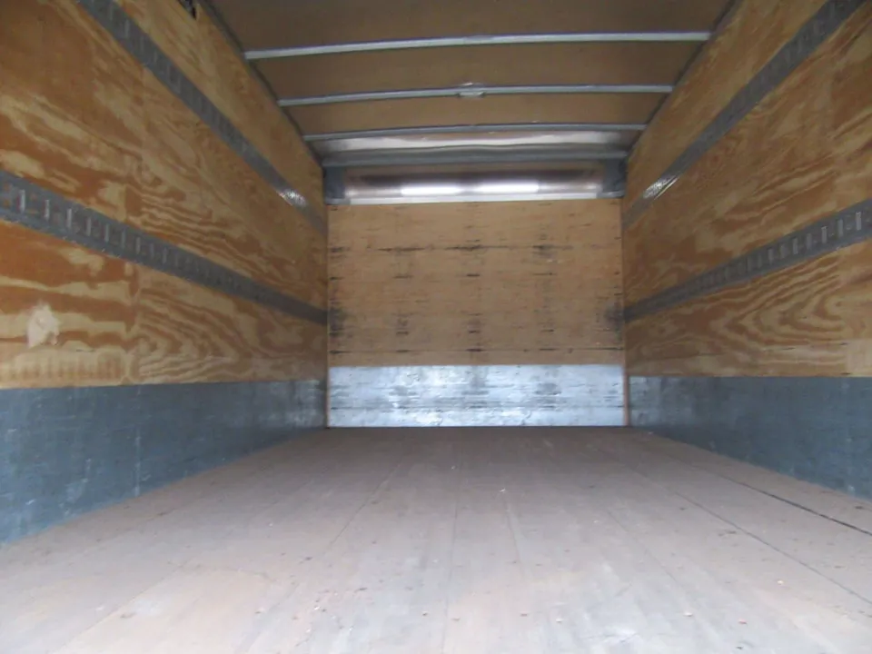 Hino 195 2019 photo 5