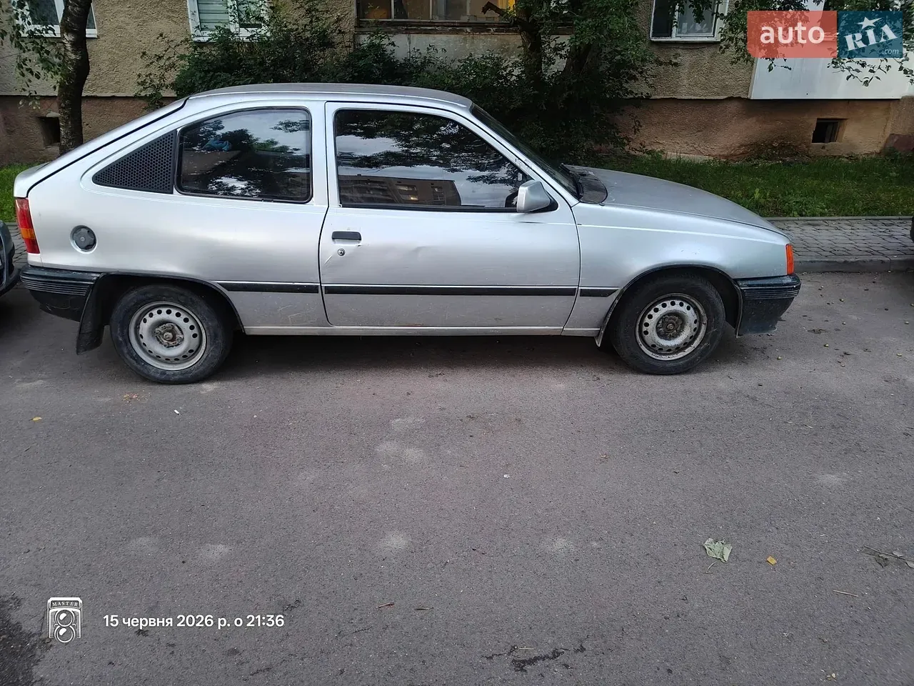 Opel Kadett 1985 photo 4