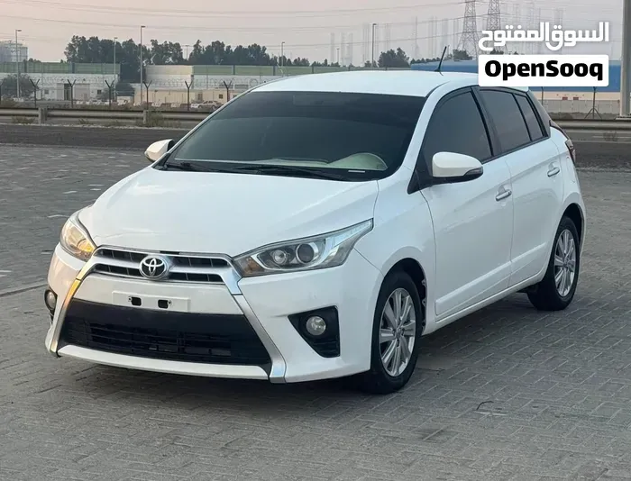 Toyota Yaris 2017 photo 2