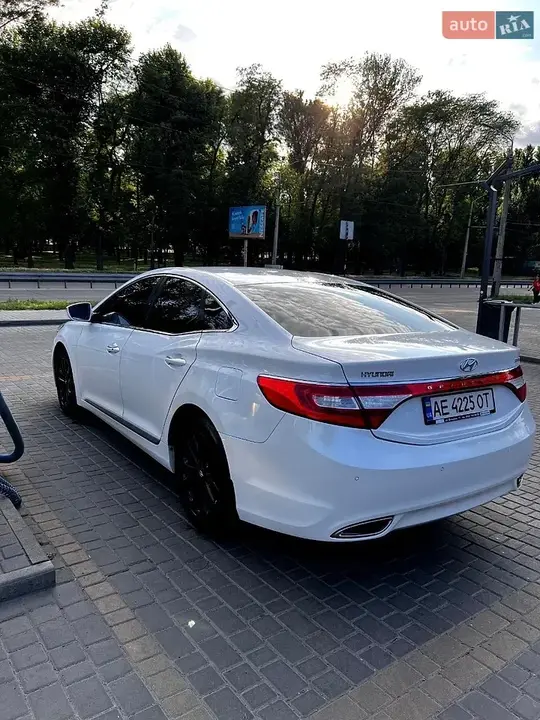 Hyundai Sonata 2012 photo 2