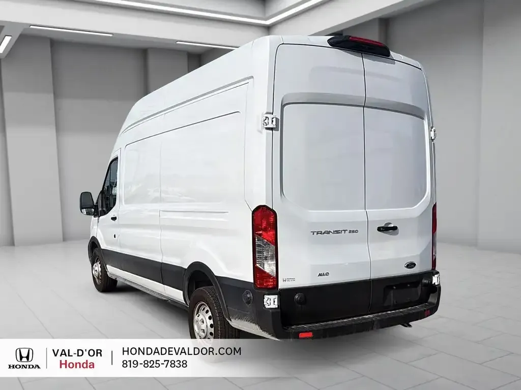 Ford Transit Cargo Van 2025 photo 4