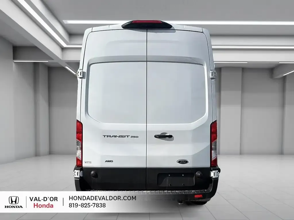 Ford Transit Cargo Van 2025 photo 3