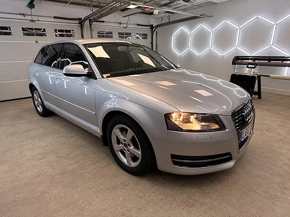 Audi A3 2011 photo 2