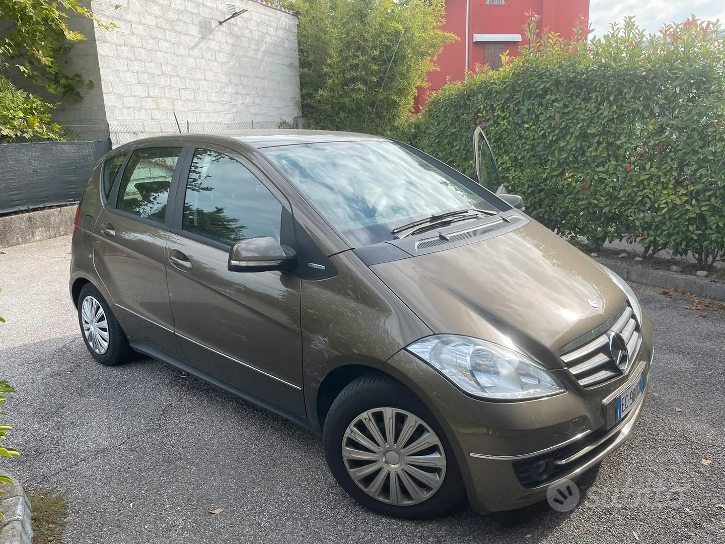 Mercedes-Benz A 2010 photo 3