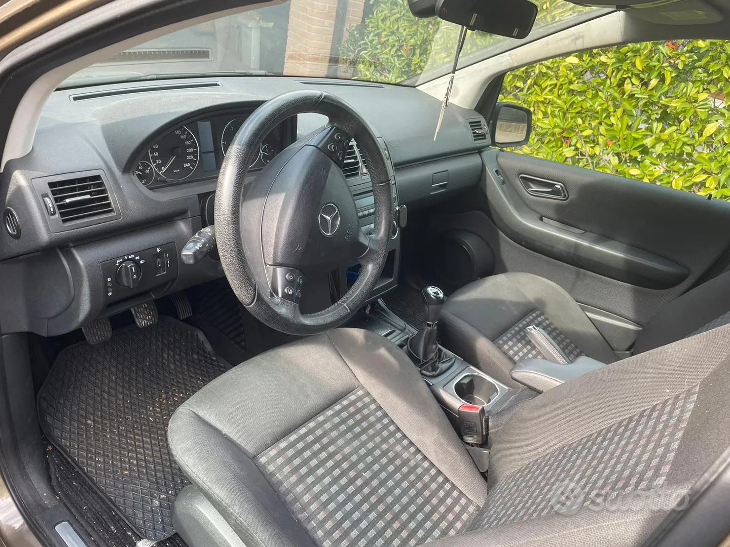 Mercedes-Benz A 2010 photo 4