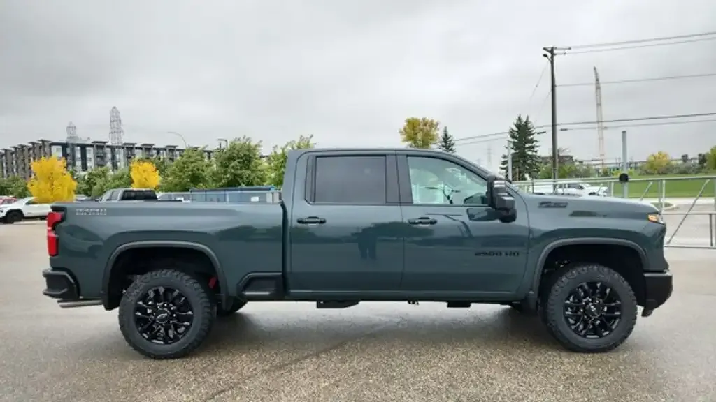 Chevrolet Silverado 2500 2026 photo 2