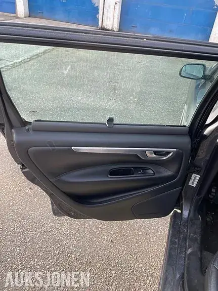 Volvo V70 2004 photo 5
