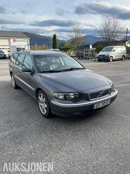 Volvo V70 2004 photo 2