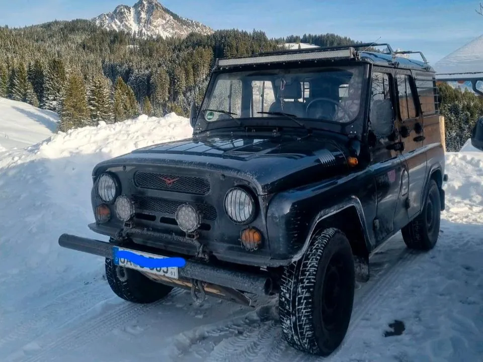 UAZ Hunter