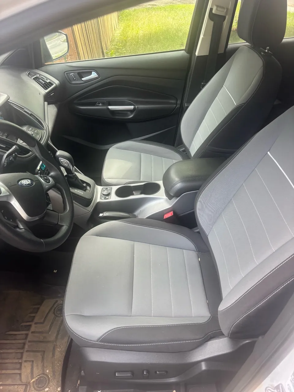 Ford Escape 2014 photo 2
